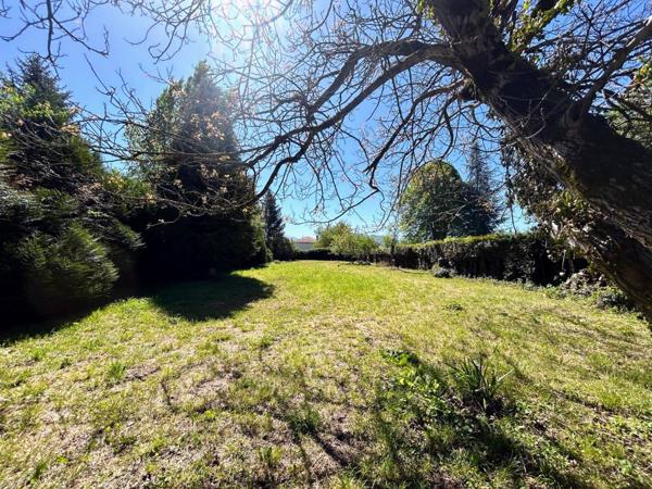 Immeuble à LA BARTHE-DE-NESTE (65250)