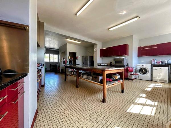 Immeuble à LA BARTHE-DE-NESTE (65250)