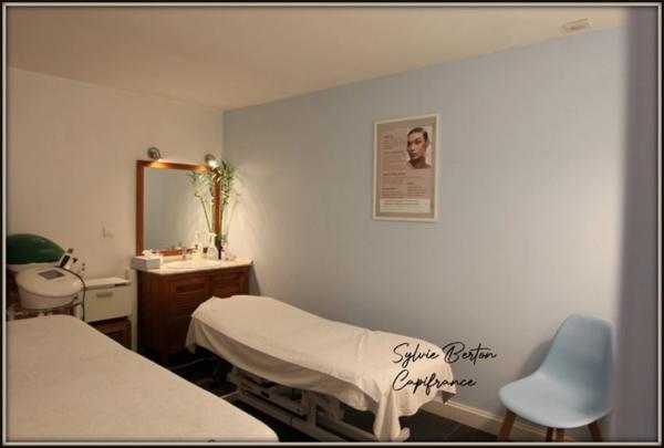 A vendre fonds de commerce - Institut de beauté - 102 m2 avec jardin intérieur proche gare RER