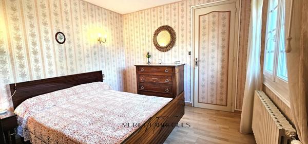 Maison T6 à Castelnaudary de 120m2, 4 CH, jardin, garage, DPE en D, proche commerce