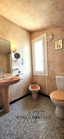 Maison T6 à Castelnaudary de 120m2, 4 CH, jardin, garage, DPE en D, proche commerce