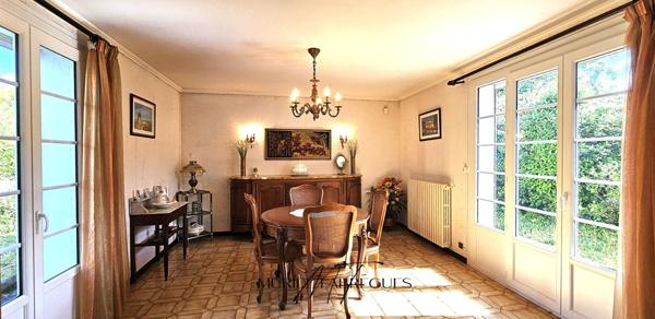Maison T6 à Castelnaudary de 120m2, 4 CH, jardin, garage, DPE en D, proche commerce