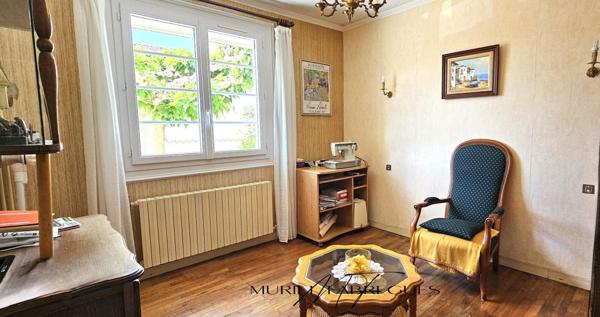 Maison T6 à Castelnaudary de 120m2, 4 CH, jardin, garage, DPE en D, proche commerce