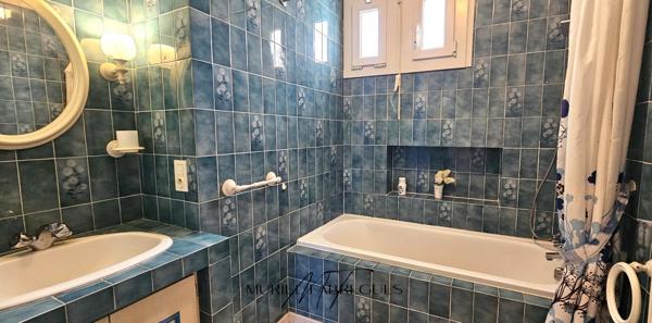 Maison T6 à Castelnaudary de 120m2, 4 CH, jardin, garage, DPE en D, proche commerce