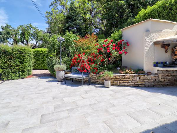 VILLA TYPE 5 LUMINEUSE AVEC PISCINE JARDIN ET VUE IMPRENABLE A SAINT MAIME