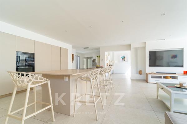 Villa contemporaine en bord de mer