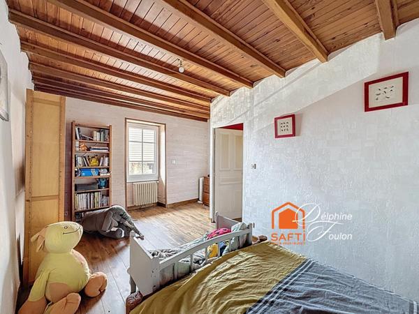 Maison 4 chambres avec T1 indépendant et grange