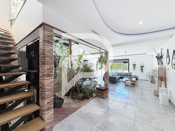 Maison 8 pièces 250 m2