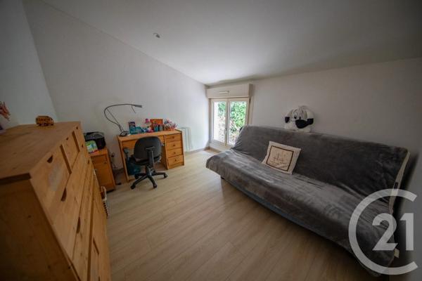 Maison à vendre  6 pièces - 132 m 2   LE TAILLAN MEDOC  - 33