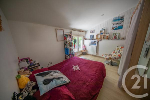 Maison à vendre  6 pièces - 132 m 2   LE TAILLAN MEDOC  - 33