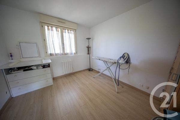Maison à vendre  6 pièces - 132 m 2   LE TAILLAN MEDOC  - 33