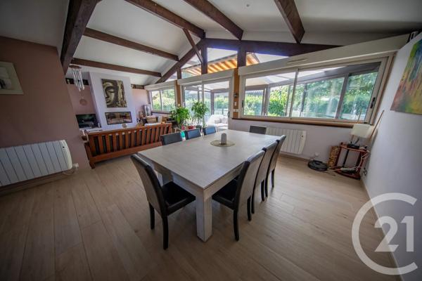 Maison à vendre  6 pièces - 132 m 2   LE TAILLAN MEDOC  - 33
