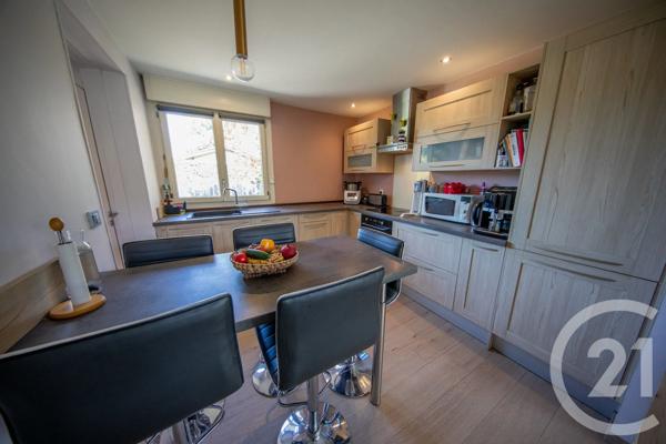 Maison à vendre  6 pièces - 132 m 2   LE TAILLAN MEDOC  - 33