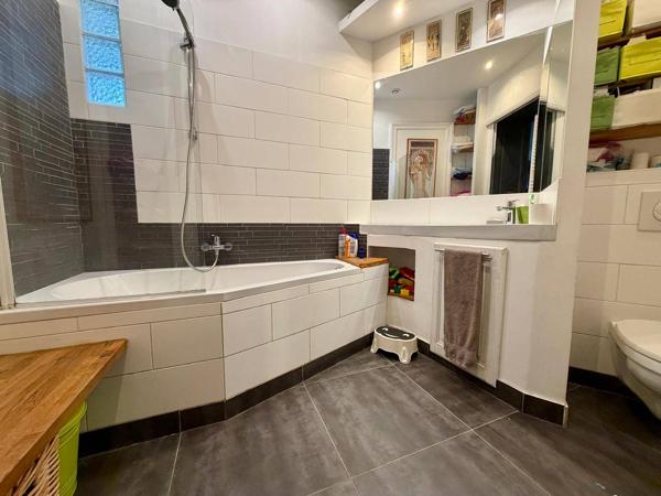 Bel haussmannien 187 m² - 7 pièces - centre ville de BELFORT