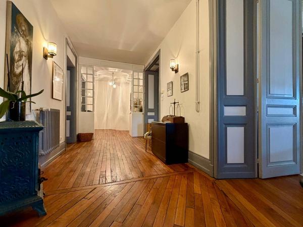 Bel haussmannien 187 m² - 7 pièces - centre ville de BELFORT
