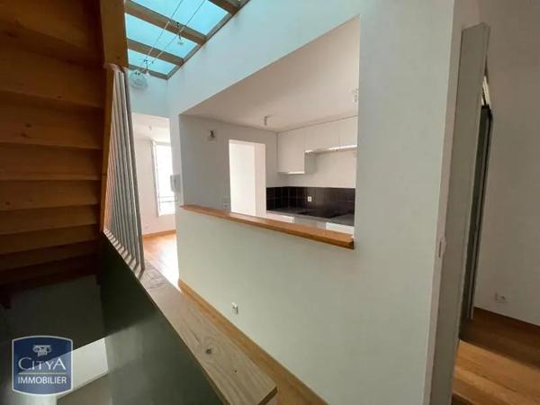 Appartement à louer 4 pièces 78.5m² Saumur (49400)