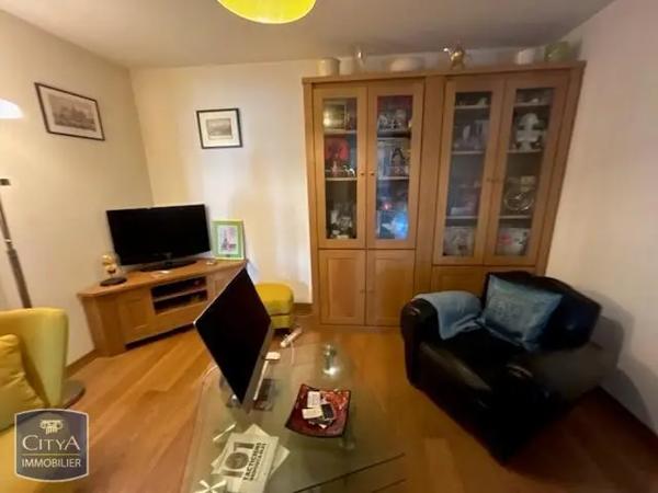 Appartement à louer 4 pièces 78.5m² Saumur (49400)