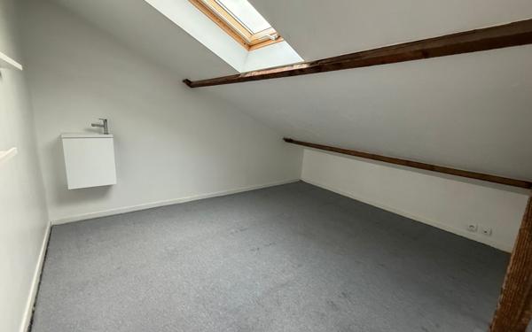 Maison à louer    2 pièces • 60 m2 Saint-Maurice