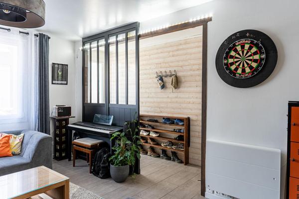 Mancelle aux accents industriels dans un quartier calme