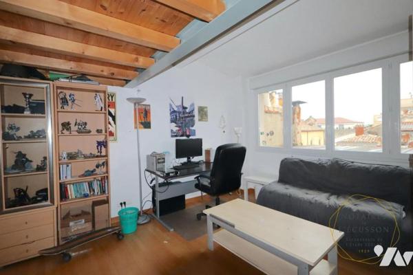 Hôtel à Vendre avec 15 chambres, 2 appartements et un local commercial