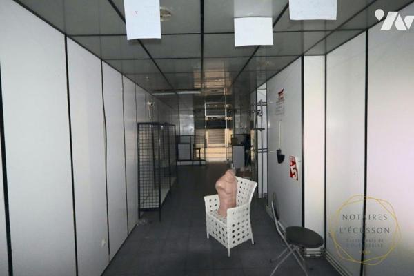 Hôtel à Vendre avec 15 chambres, 2 appartements et un local commercial