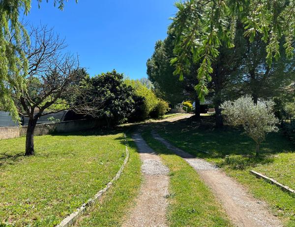 Maison Fabrègues 195 m² avec T2 indépendant de 62 m² - Grand terrain