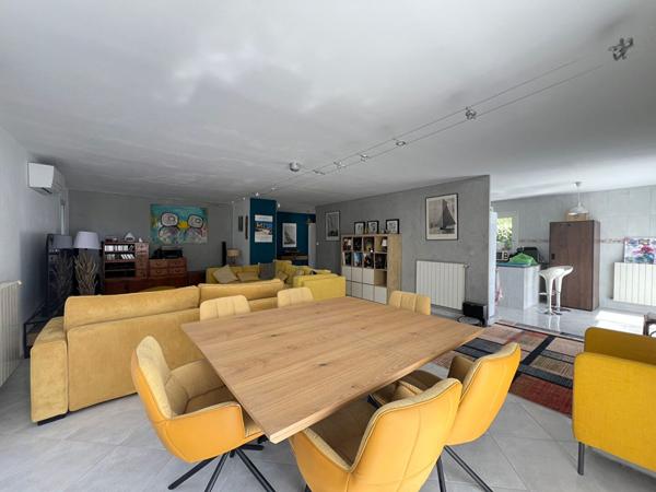 Maison Fabrègues 195 m² avec T2 indépendant de 62 m² - Grand terrain