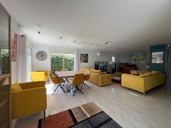 Maison Fabrègues 195 m² avec T2 indépendant de 62 m² - Grand terrain