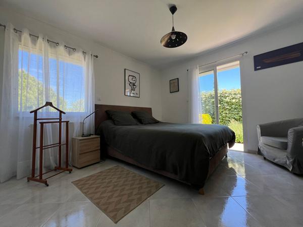 Maison Fabrègues 195 m² avec T2 indépendant de 62 m² - Grand terrain