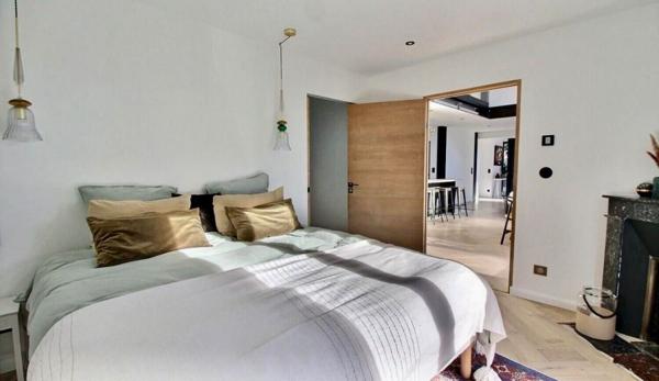 PAU, maison de ville ,6 chambres, piscine et dépendance