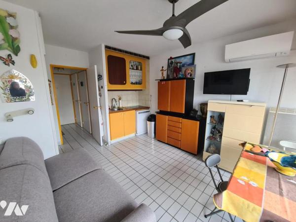 APPARTEMENT T2 au 1er étage avec ascenseur, 1 balcon, 1 cellier, 1 place de parking privatif