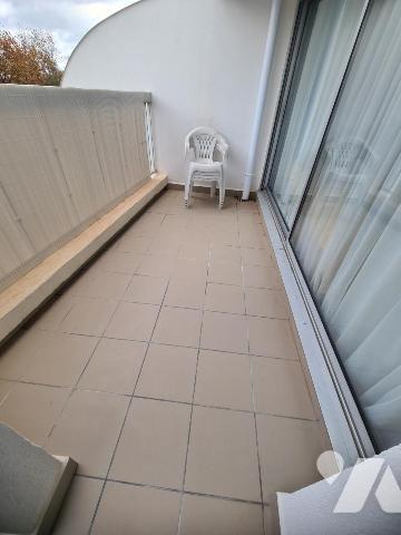APPARTEMENT T2 au 1er étage avec ascenseur, 1 balcon, 1 cellier, 1 place de parking privatif