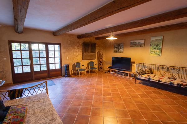 Apt (84400) Superbe mas provençal de 383 m² habitables