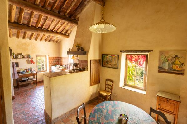 Apt (84400) Superbe mas provençal de 383 m² habitables