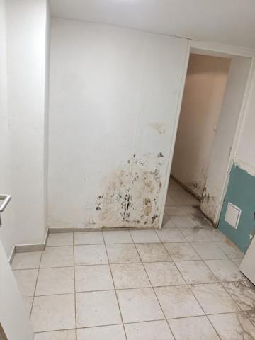 Local Commercial à Évry-Courcouronnes, 91000 - 2 pièces 120m²