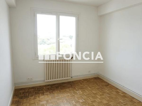 Location Appartement 3 pièces 62.24 m² - 13 RUE DE LA VIEILLE HORLOGE La Roche Sur Yon 85000