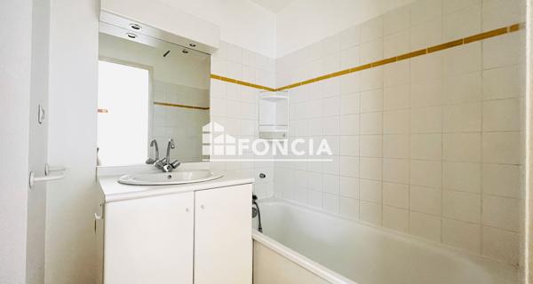 Location Studio meublé 19 m² - Saint-étienne 42000