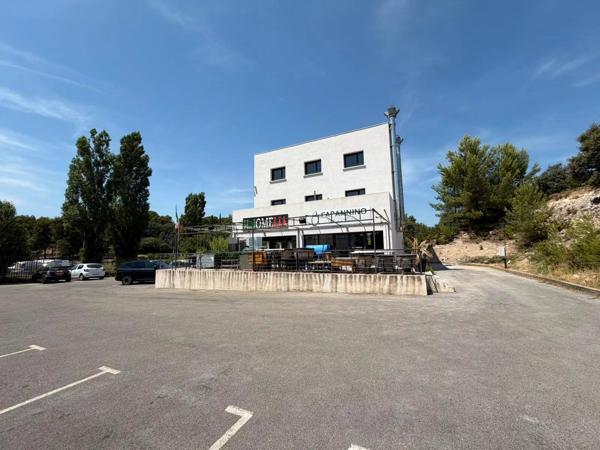 Location                                                      Bureau
                        
                     1 pièces                      25 m2                     à Velaux