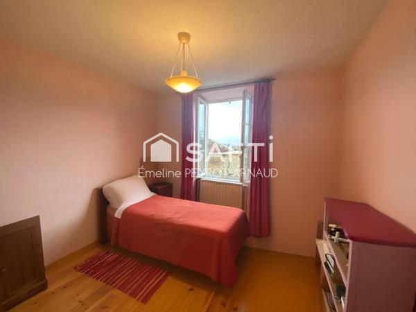 Maison de caractère, elle n’attend plus que vous.