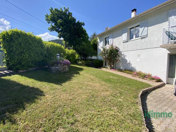 Magnifique maison de 171 m2 avec 822 m2 de terrain , idéal pour investisseur ou famille à Annonay... Annonay (07100)