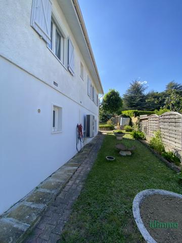 Magnifique maison de 171 m2 avec 822 m2 de terrain , idéal pour investisseur ou famille à Annonay... Annonay (07100)