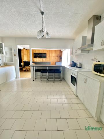 Magnifique maison de 171 m2 avec 822 m2 de terrain , idéal pour investisseur ou famille à Annonay... Annonay (07100)