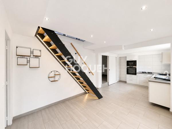 MAISON À VENDRE DE 7 PIÈCES DE 151,00 M²