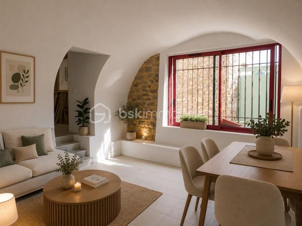 ✨ Et si votre prochaine histoire commençait ici ?
Au cœur d’un village plein de charme, cette maison lumineuse et parfaitement agencée vous séduira forcément.
Avec son côté authentique, elle offre un cadre de vie rare où tout se fait à pied… Un lieu idéal pour voir grandir vos enfants ou pour un investissement serein en colocation.
Venez la découvrir, vous pourriez bien avoir un coup de cœur pour ce lieu.

Caractéristiques
- Surface habitable 98 m2 : Répartie sur 2 étages +Rdc
- Nombre de chambres : 3 (idéalement séparées pour une colocation étudiante)
- 2 Salles de bain et 2 WC: séparés
- Plusieurs dressings et rangements

- Agencement optimal pour une vie familiale confortable si vous décidiez d'y vivre nombreux.
- Espaces nuits bien distincts garantissant l'intimité de chacun
(Certaines photos sont des projections d'aménagement réalisées par l'IA afin de valoriser le potentiel du bien)

Si vous aimez la vie de village, c'est le lieu idéal car à proximité de tous commerces et des écoles.
Petits travaux de rafraichissement à prévoir pour remise à votre goût.
Divers bus à proximité pour vous accompagner où vous le souhaitez (Valbonne/Antibes cannes etc....)
Très jolie vue ensoleillée sur Biot.

Pour plus d'informations ou pour organiser une visite, contactez moi : 0607703032