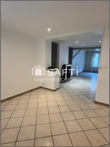 Maison mitoyenne offrant 4 chambres, une terrasse et un jardin