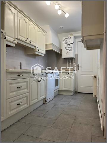 Maison mitoyenne offrant 4 chambres, une terrasse et un jardin