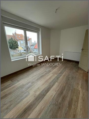 Maison mitoyenne offrant 4 chambres, une terrasse et un jardin