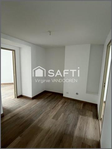 Maison mitoyenne offrant 4 chambres, une terrasse et un jardin