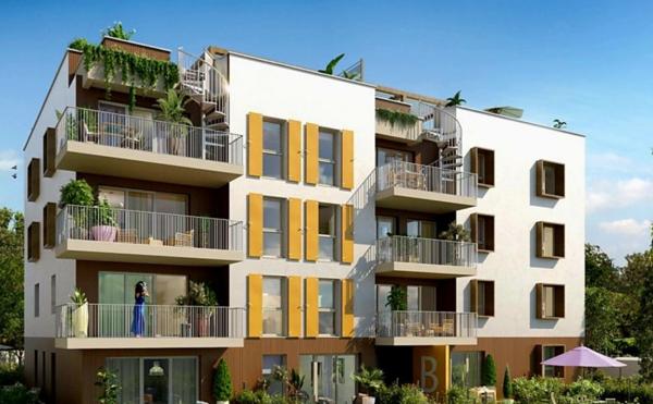 Antibes  4P appartement avec solarium 82m2- Nouvelle résidence avec piscine à 8 min des plages !