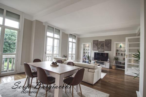 Spacieux T4 de 134 m² avec jardin et parking – Centre de Douai